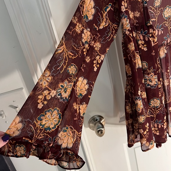 Cute Boho sheer cover up.  Ties under the bust.  Bell sleeves. - Picture 4 of 5